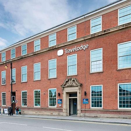 Travelodge Chester Central Екстериор снимка